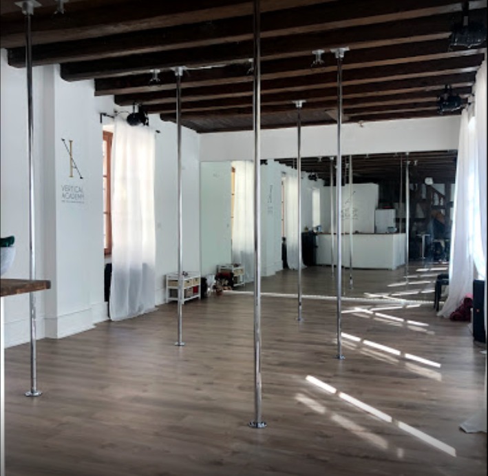 studio-vertical-academy